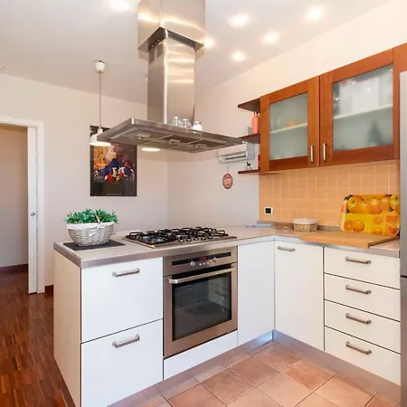 M1 Bernini Cozy & Bright Apartment