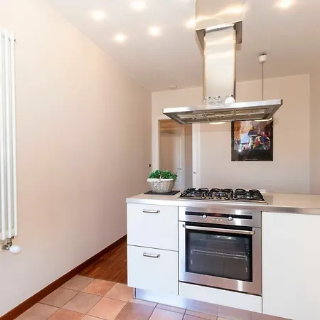 M1 Bernini Cozy & Bright Apartment *